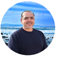 Dr. Eduardo Amir Cuevas Flores